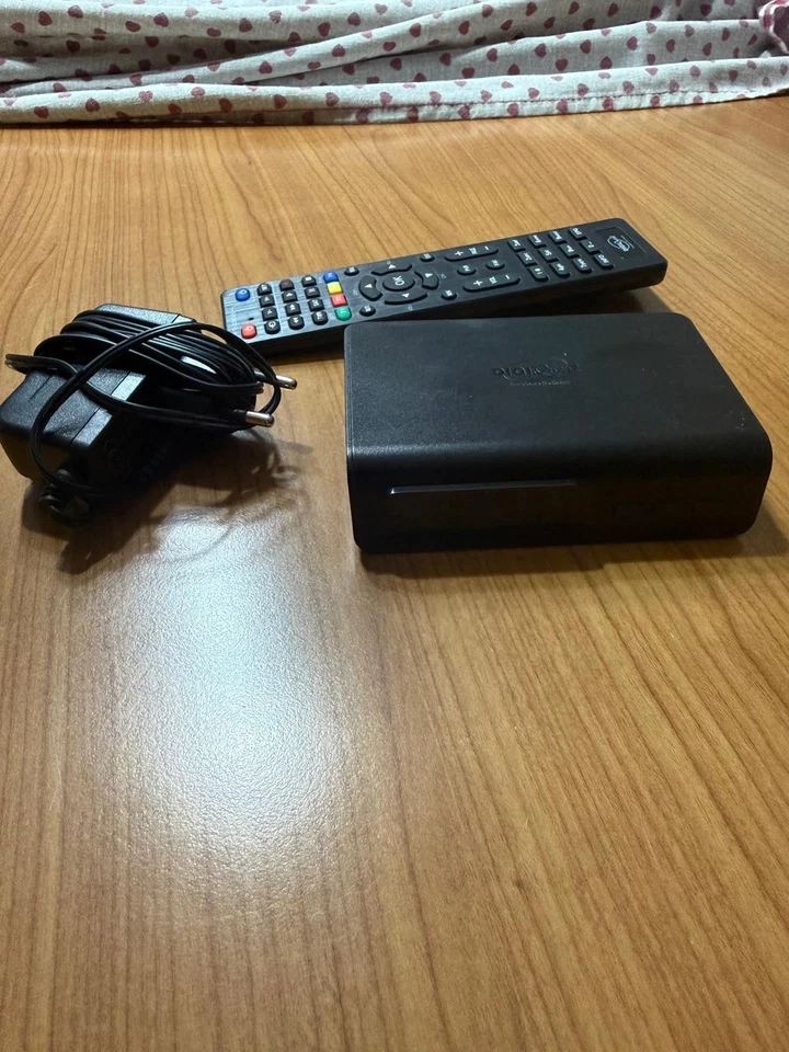 Decoder DVB-T2 HEVC DigiQuest - Ricevitore SCART HDMI Compatto con Telecomando - Immagine 2 di 3