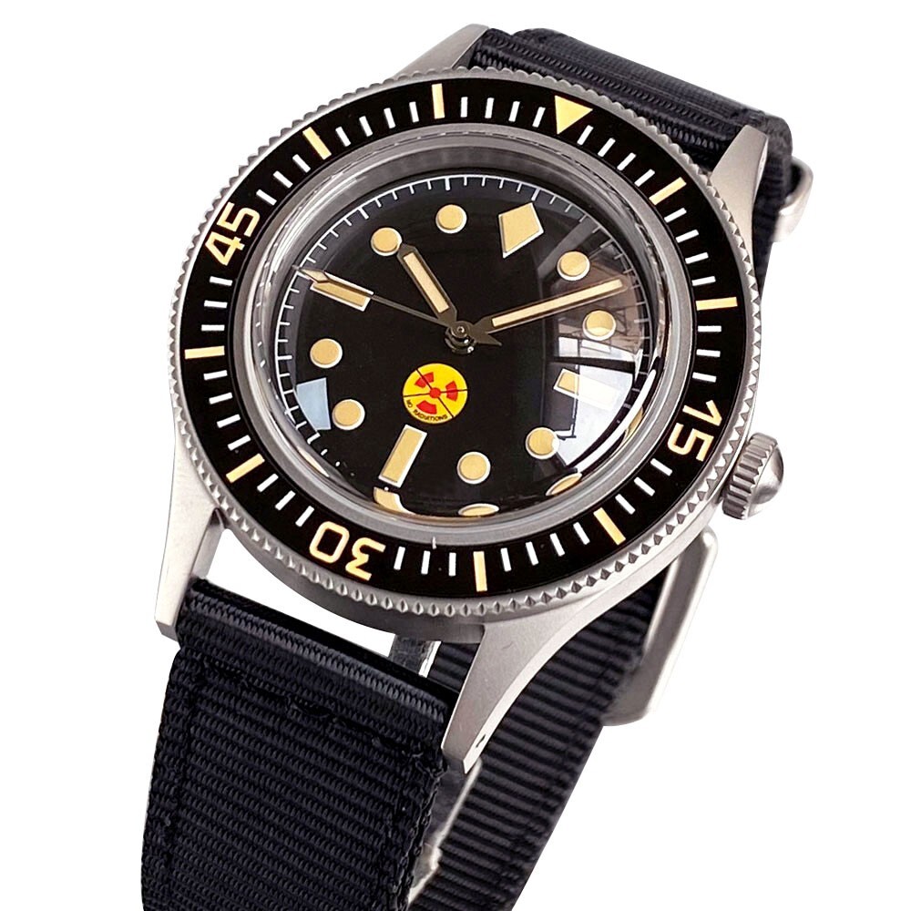 Relojes automáticos retro 40 mm NH35A con esfera de radiación de cristal de zafiro de 50 brazas para hombre
