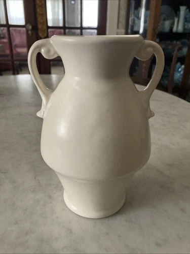 Vintage 1940s Red Wing USA Art Pottery Handled Vase Art Deco White 6 “Tall