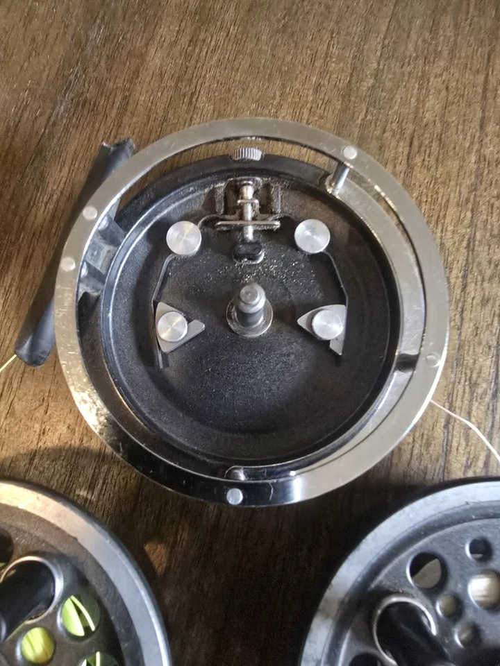 CARRETE FLY VINTAGE J W JOVEN AND SONS CON 4 CARRETES, SERIE 1525. Foto 3 de 4