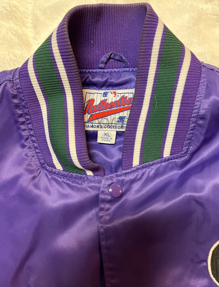 Jaqueta de cetim vintage 1998 MLB All-Star Game Colorado Rockies Staff STARTER GG - Imagem 3 de 4