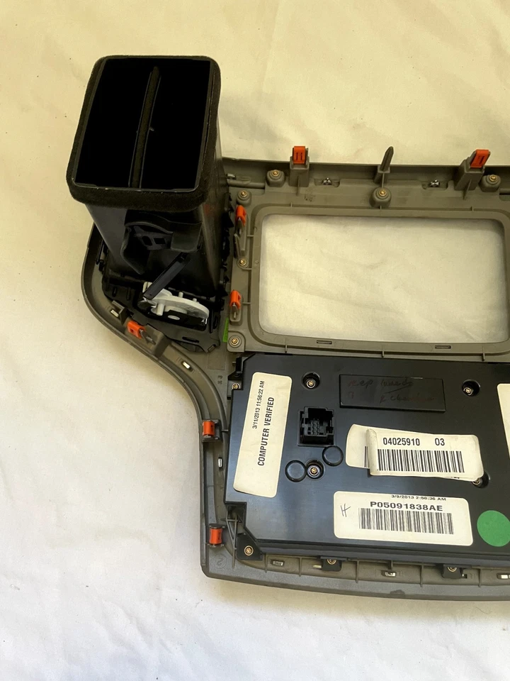 Jeep Grand Cherokee 2014-2018 panel de temperatura de control de clima de aire acondicionado OEM II4-N20 Foto 4 de 4