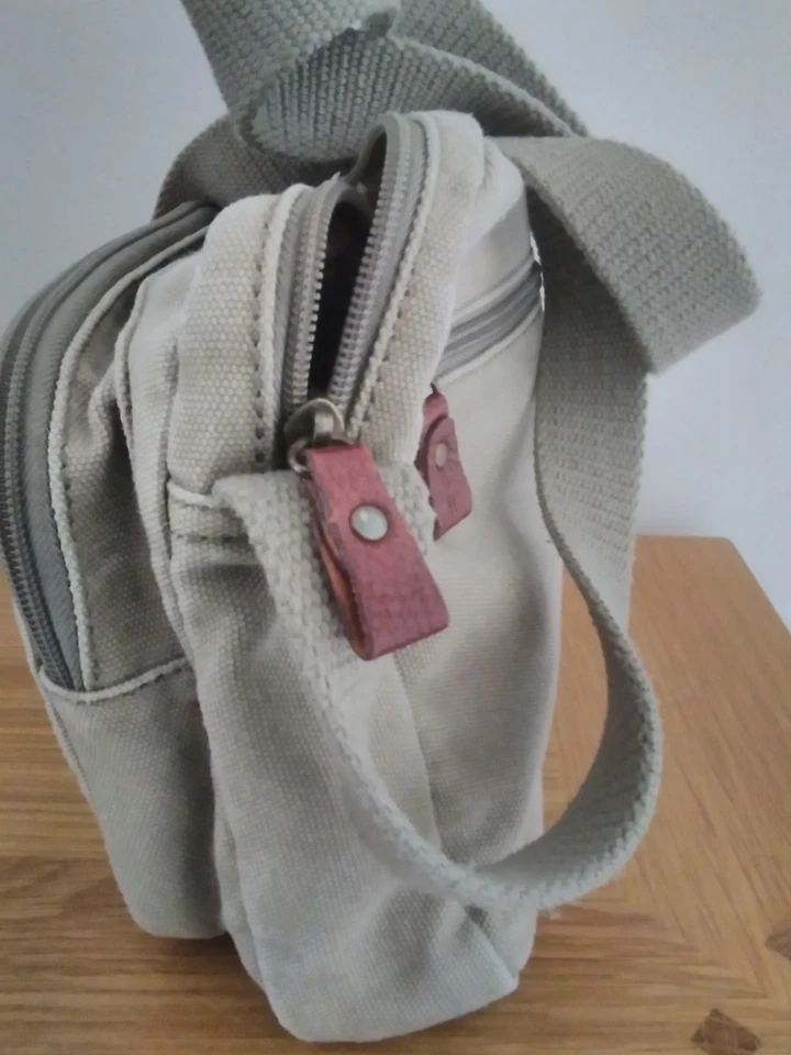 Troop London khaki canvas crossbody shoulder bag - Image 4 of 4