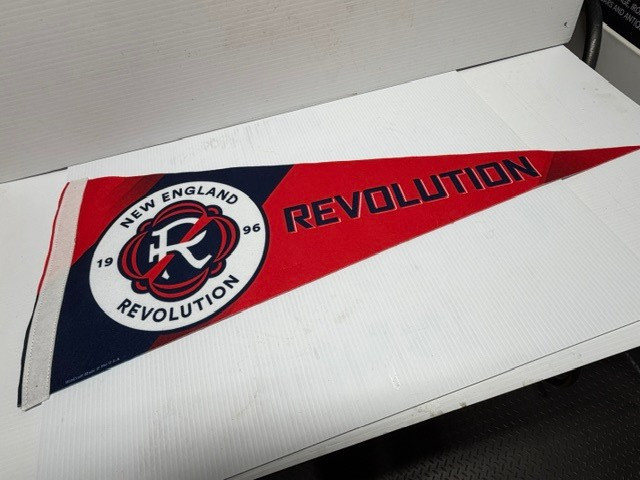 NEW ENGLAND REVOLUTION Official MLS Soccer Team Premium Felt Collectors PENNANT