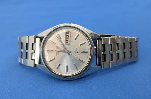 Vintage Seiko Automatic Calendar 17 Jewels 7006-8007 Wrist Watch
