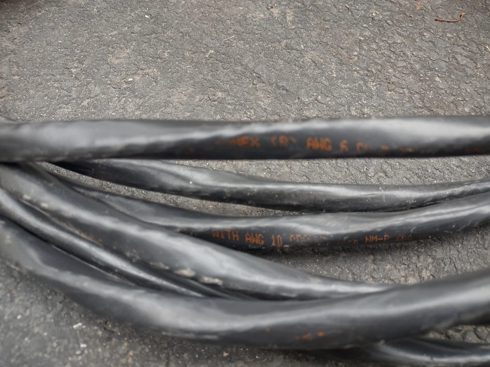 (2) Pce 6/3. ALAMBRE DE COBRE NEGRO 25-30 PIES AWG 6/3 Foto 4 de 4