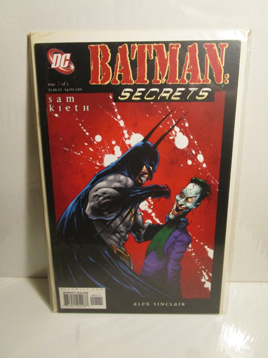 Batman: Secrets #1 DC Comic Book Sam Keith Art 2016 BAGGED AND BOARDED-