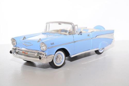 b121 1957 CHEVROLET BEL AIR CABRIO BABY BLUE 1:18 ROAD SIGNATURE VERY RARE