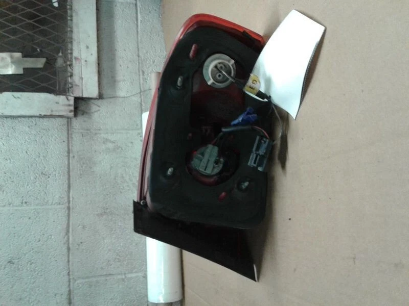 2004-2006 Kia Amanti Driver Tail Light Quarter Panel Mounted OEM - Изображение 2 из 2