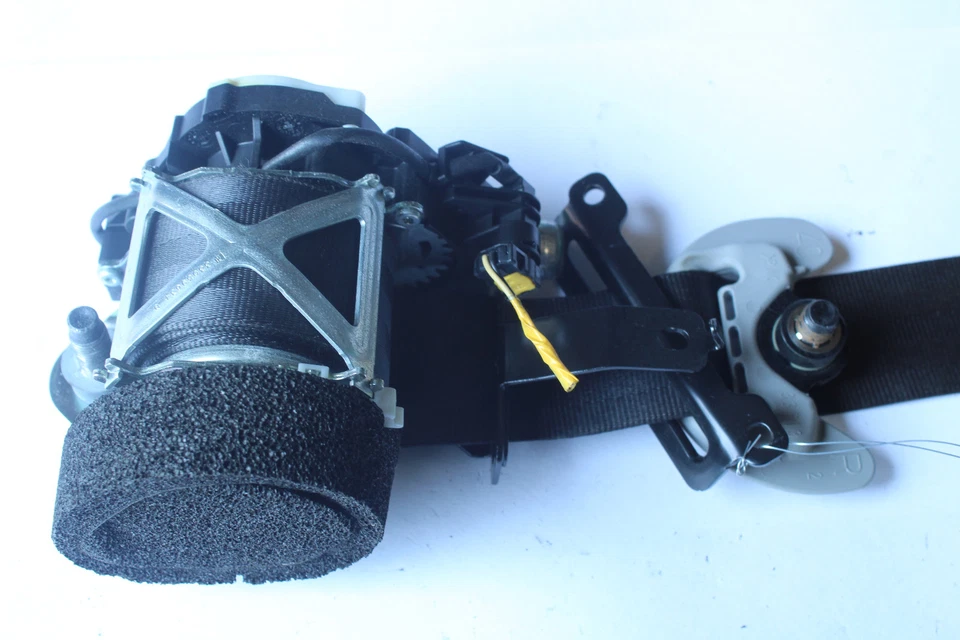 HYUNDAI GENESIS 2009-2010, RETRACTOR CINTURÓN SEGURIDAD PASAJERO DELANTERO DERECHO NEGRO C122 Foto 2 de 4