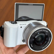 Sony Alpha a5000 Mirrorless Digital Camera w/16-50mm Lens White Buit-in Wi-Fi