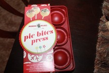 Nordic Ware ~ Pie Bites Press ~ Mini Pies ~ NEW