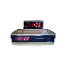 Vintage Soundesign FM Clock Radio Model 3629- IvyWith Vintage Travel Alarm