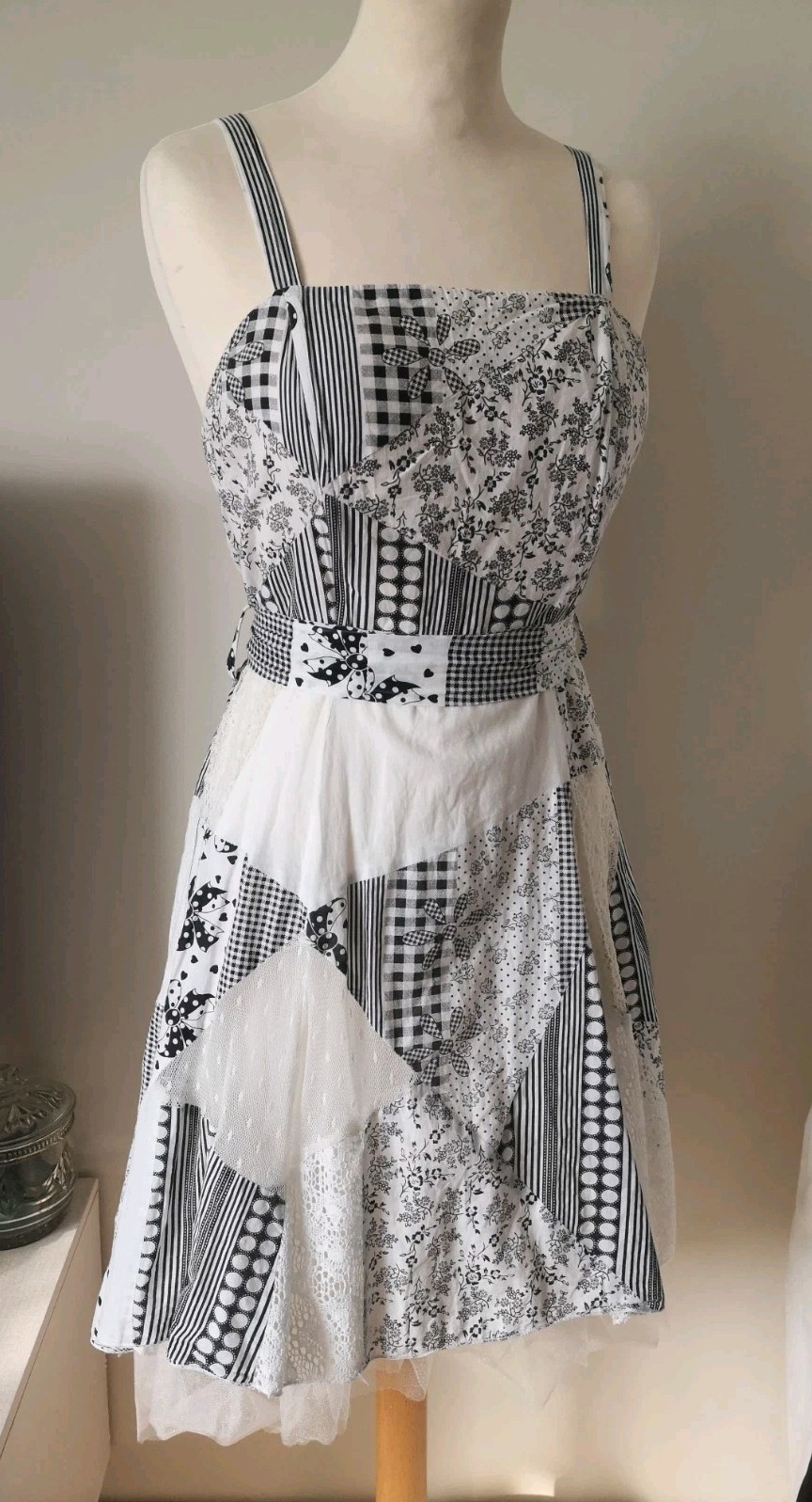 Picture 2 of 24