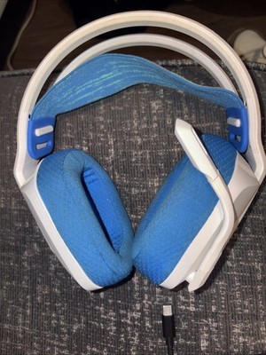 Logitech G535 Lightspeed Wireless Gaming Headset  White No Accessories Powers On