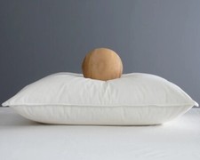 NWT QUINCE PREMIUM DOWN STANDARD PILLOW COTTON DUCK FEATHER FIRM MSRP 109.90