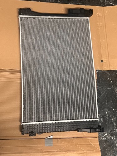 NEW PA66-GF30 Car Engine Cooling Radiator Fits Multiple Makes & Models ...