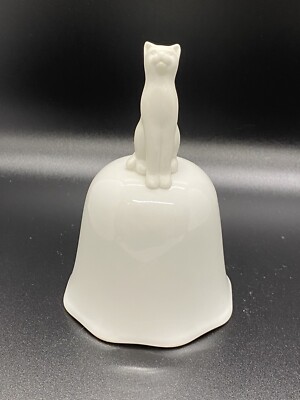 VINTAGE CROWNING TOUCH JAPAN PORCELAIN BELL WHITE BISQUE CAT HANDLE, ORIG LABEL