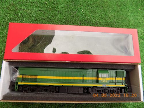 LOCOMOTORA 1900 AMERICANA RENFE H0 DC ANALOGICA CON LUZ. MODELO AMF LATON - Imagen 9 de 10