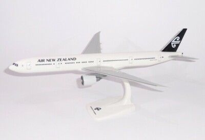 AIR NEW ZEALAND Boeing 777-300ER Model Aircraft 1:200 Scale