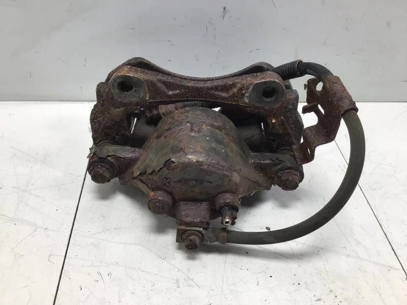 Cadillac Deville 2002 pinza de freno delantera izquierda lado del conductor OEM+ Foto 4 de 4