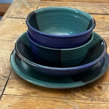 Sanibel Pottery Art Studio Set of 4 Handmade Bowls And Plate Two-Tone Glaze