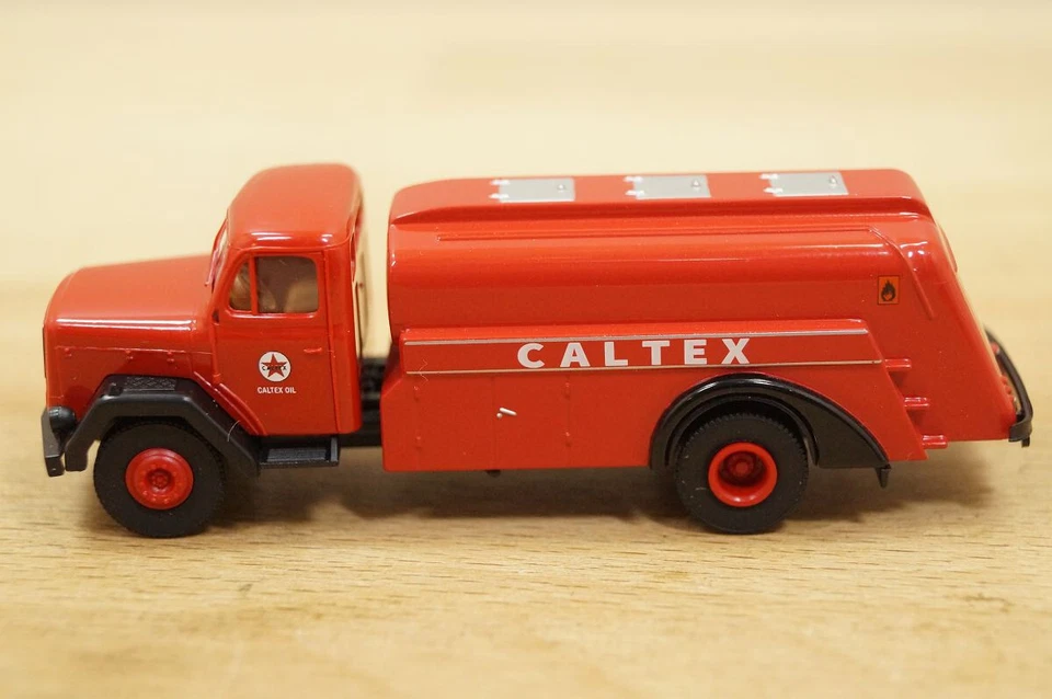 Ho 1:87 BREKINA 46022 Magirus 125 Eckhauber Petroliera " Caltex " Nuovo IN Conf - Immagine 3 di 4