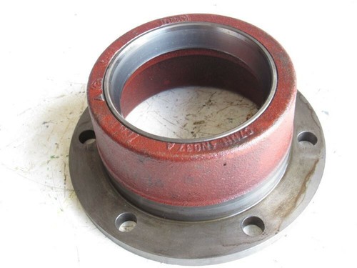 Ford C7NN4N041A LH Left Rear Axle Differential Bearing Support Housing Quill C7N