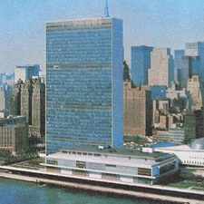United Nation World Headquarters New York City NY UNP HEL-AIRE Postcard