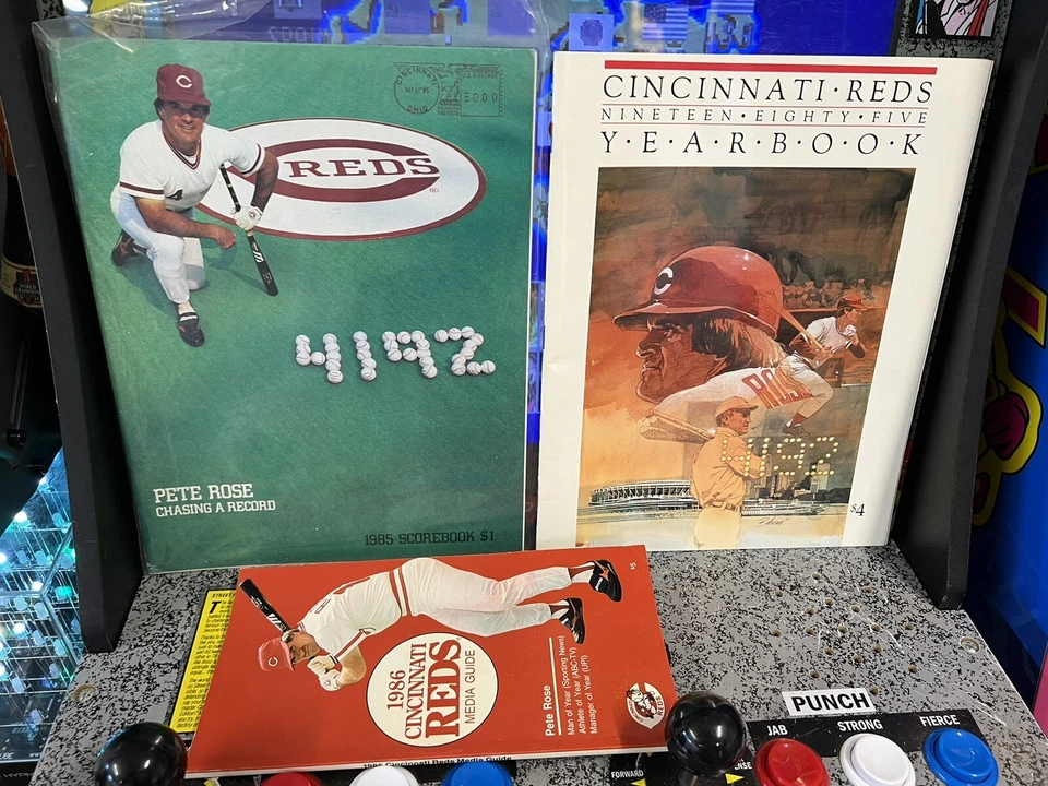 2 Pete Rose 4192 Books + 9/11/85 Postmarked Program + Yearbook & Media Guide - Image 4 of 4