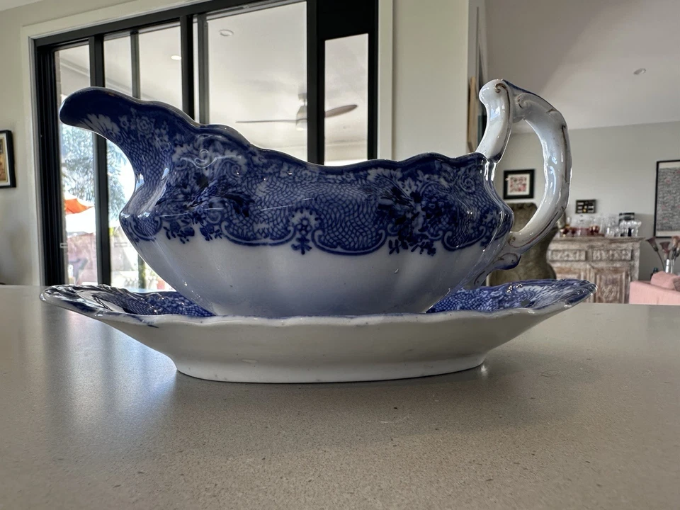 Beautiful Maddock & Sons Gravy Boat + Saucer Blue White Flow Transfer Ware308976 - image 3 of 4