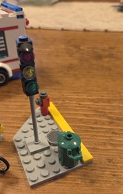 LEGO CITY Ambulance Set # 4431 100% Complete minifigs 3 Figures lot 2012 No Box