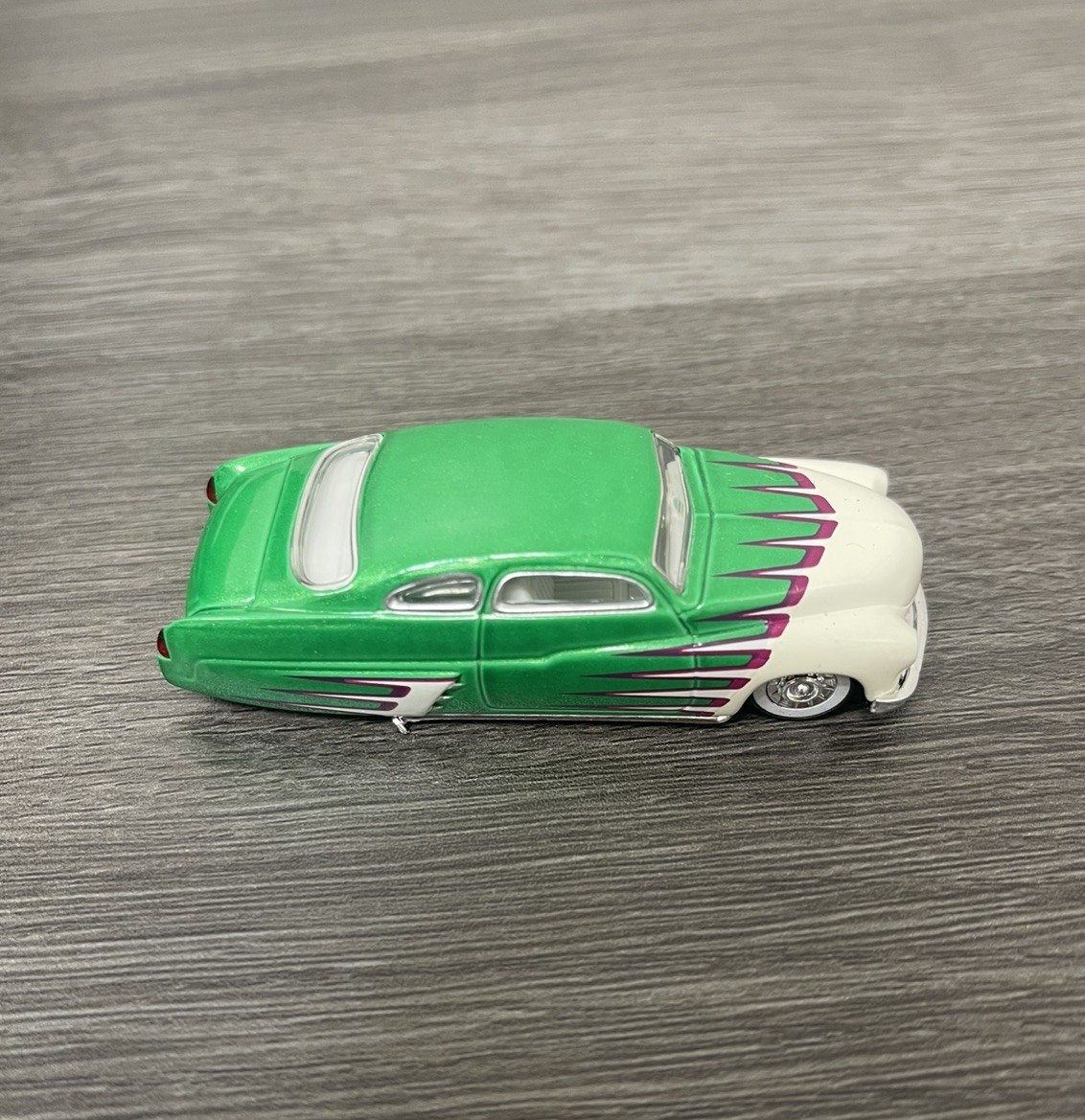 1:64 Hot Wheels LE 1949 49 Merc Mercury Green/White with Scallops Legends Sled