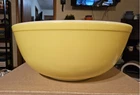 Vintage Pyrex Large Nesting Mixing Bowl 4 QT #404 Yellow