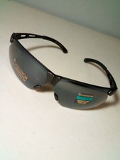 Vintage Pair Of Men's Retro Sunglasses Pointed Polarized Black No Case J13