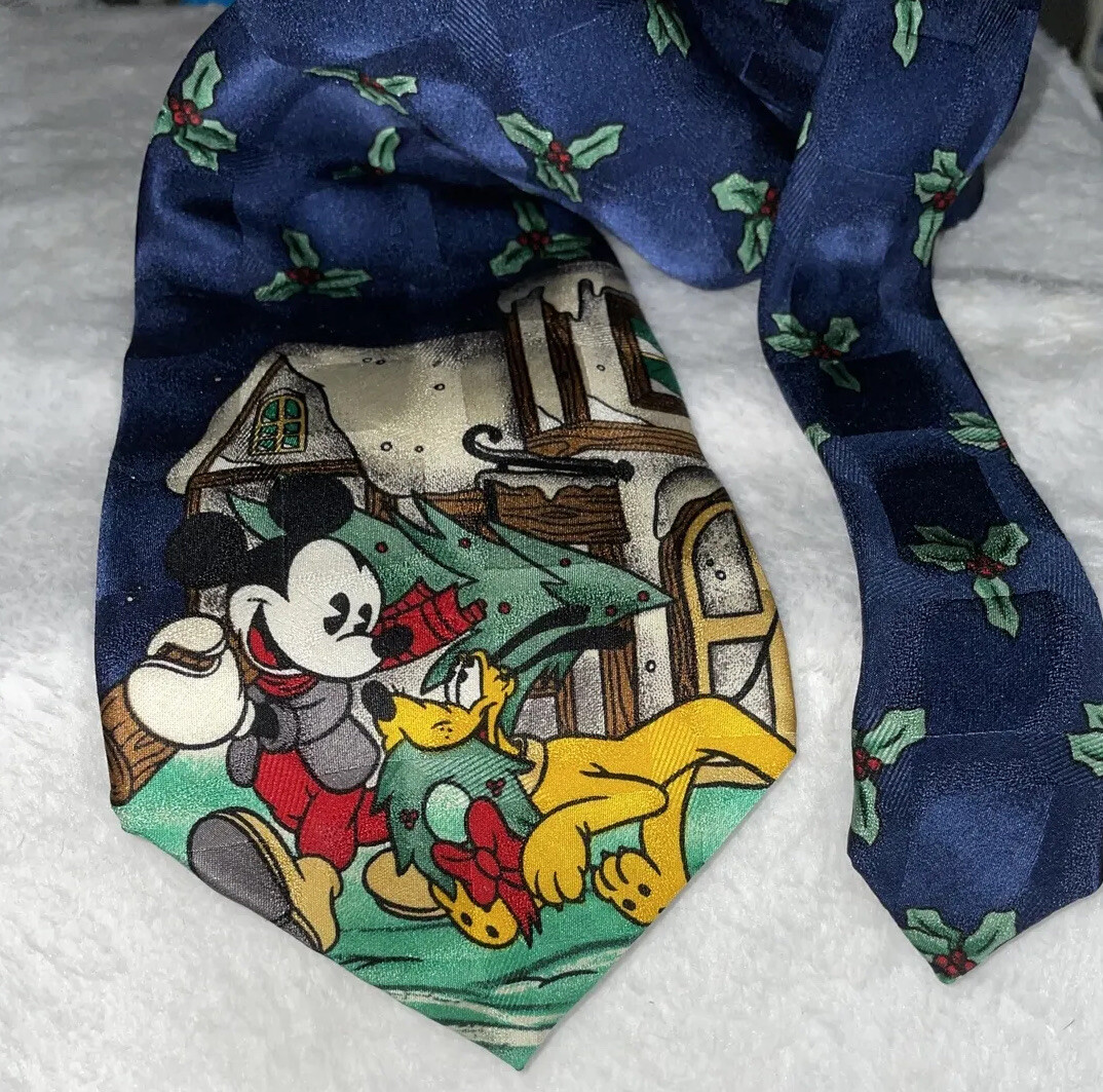 The Disney store Mickey Mouse and Pluto Christmas… - image 6