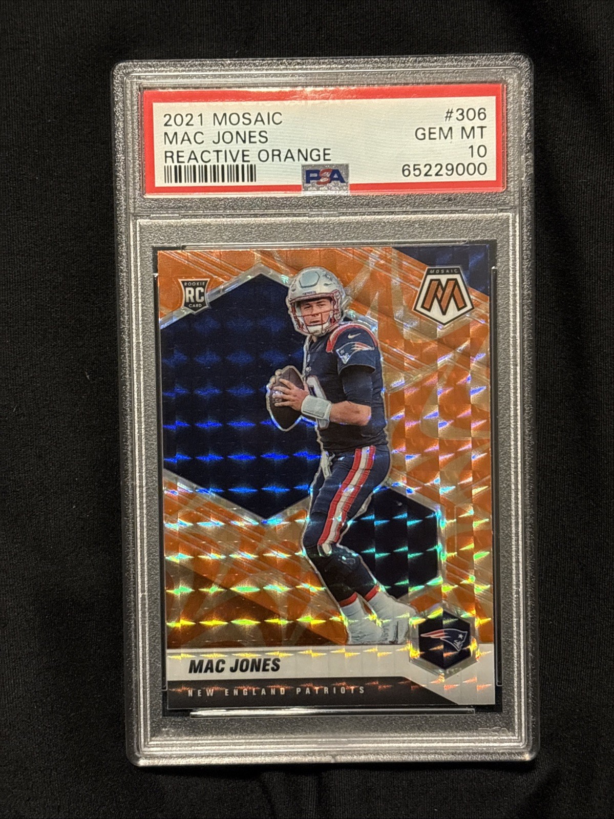 2021 Panini Mosaic - Rookies Mac Jones #306 Mosaic Reactive Orange Prizm (RC)