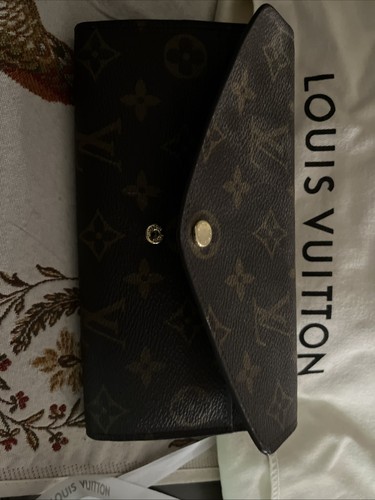 Louis Vuitton Sarah Wallet
