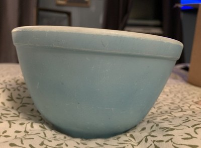 Vintage Pyrex 403 Blue Mixing Bowl 2.5 Qt Primary Colors TM Reg US Pat Off