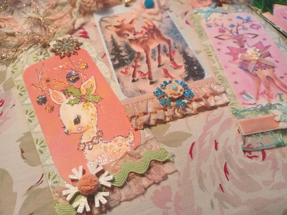 Precioso juego de (4) etiquetas colgantes de regalo de Navidad Shabby Chic rosa brillante ciervo kitsch Foto 2 de 4