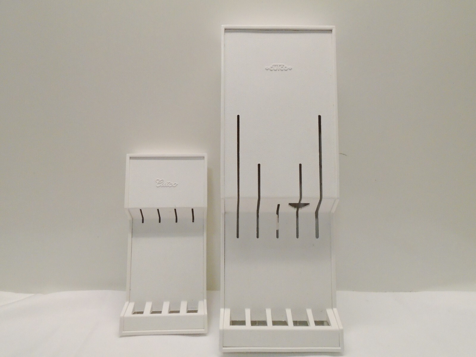 2 Cutco Knife Holders White 1742 Plastic Tray For Drawer or Wall Mount