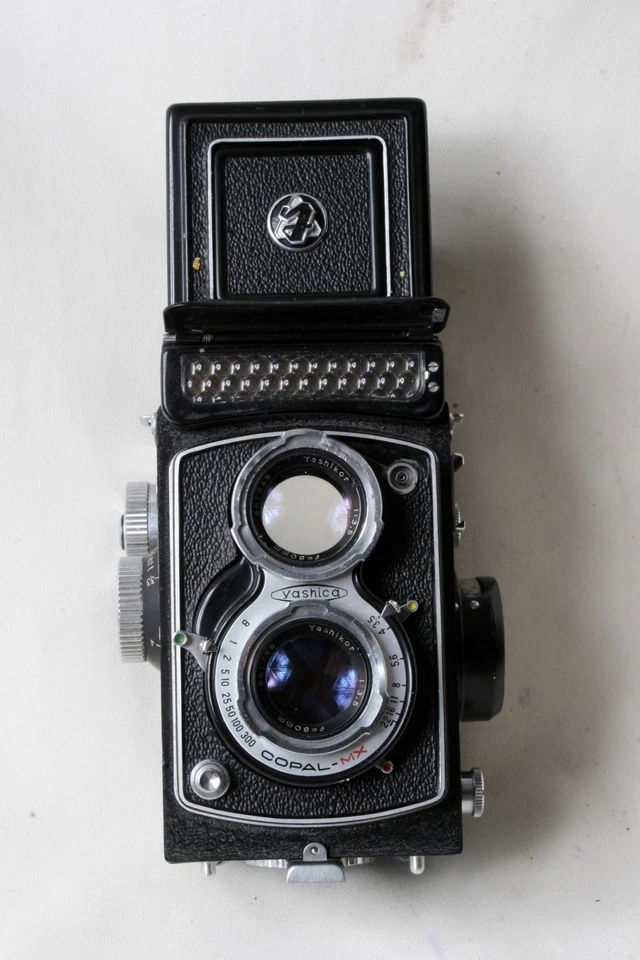 TESTED-Clean Yashica LM TLR 120 film camera Yashikor 80/3.5 - Image 3 of 4