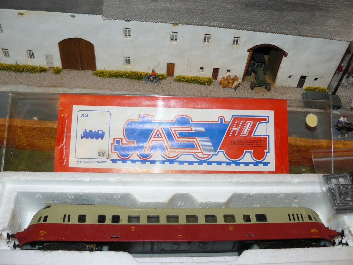 ECH Ho AS AUTORAIL SNCF ABJ 3 TOIT CREME DEPOT RENNES EN BOITE
