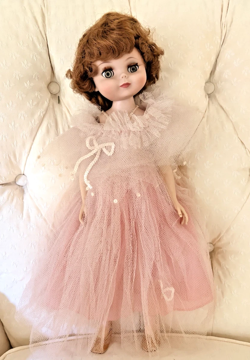 Preços baixos em Bonecas Betsy McCall Boneca e a Boneca Playsets