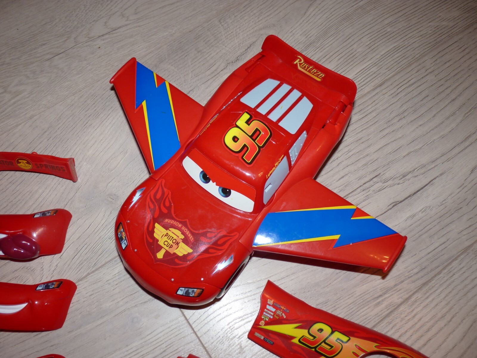 Lightning McQueen Disney Pixar Cars. Rusteze.Interchangeable parts