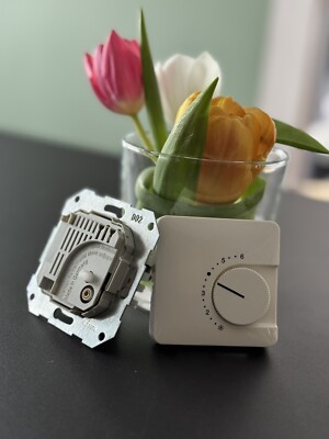 = GIRA Raumthermostat passend für Flächenschalter (altes Model) =
