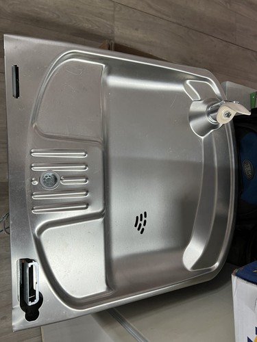ELKAY water Fountain with Stainless Basin Local Pick Up