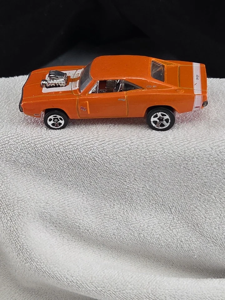Hot Wheels 1970 Dodge Charger,diecast Car. Made 2010 Chrysler Group. - Image 3 of 4