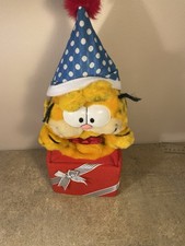 Vintage 1981 Dakin Garfield Birthday Party Plush Pop Up Hand Puppet.