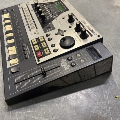 Roland MC-307 Groovebox Drum Machine Synth Sequencer | eBay